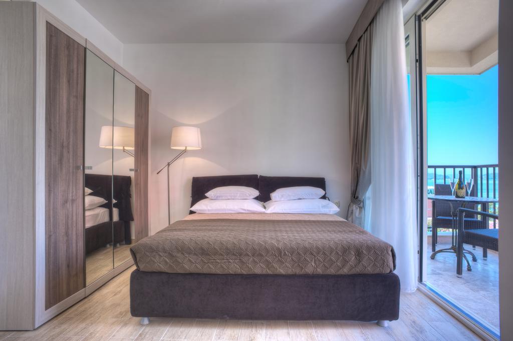 Guest House Przno Bay Sveti Stefan Exterior photo